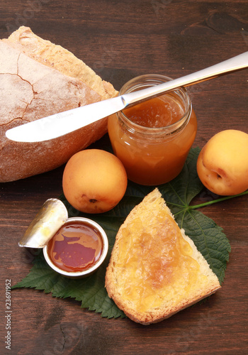 marmellata albicocche photo