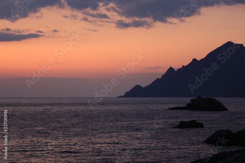 Crépuscule sur la cote Corse © Pascal06
