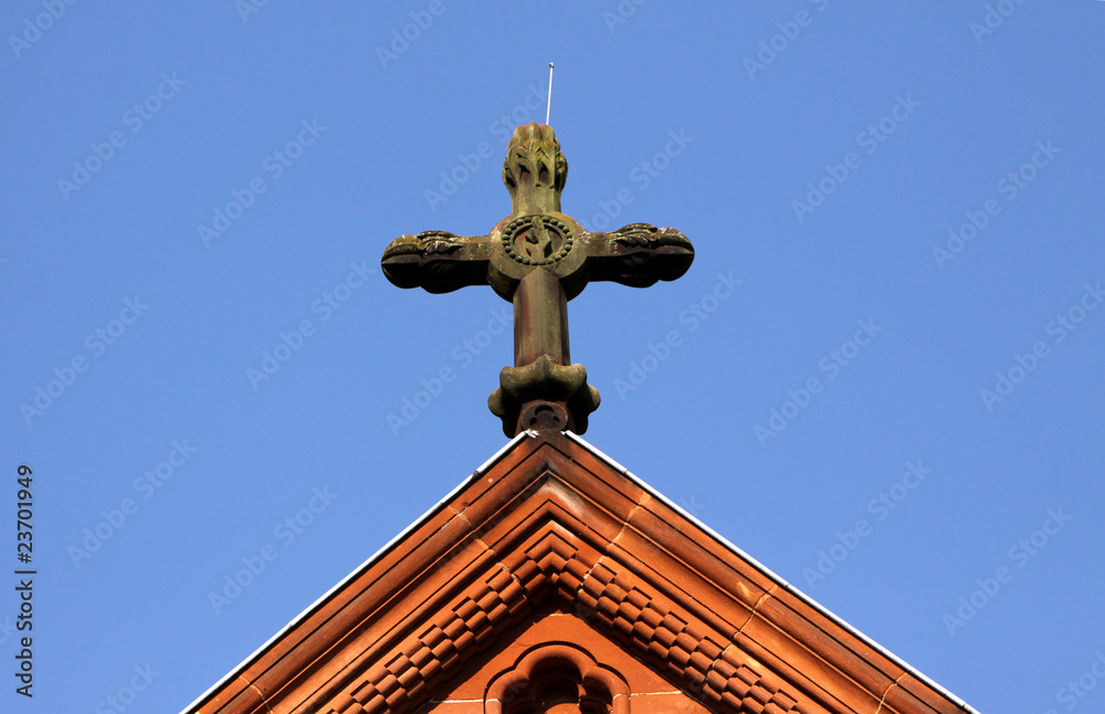 Detail der Lutwinuskirche in Mettlach