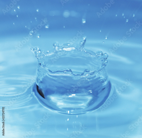 splash water