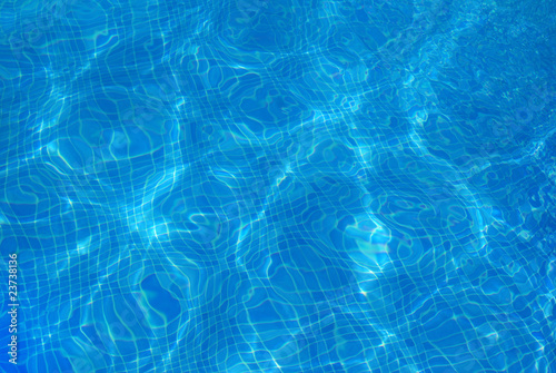 Fond de piscine mozaïque bleue