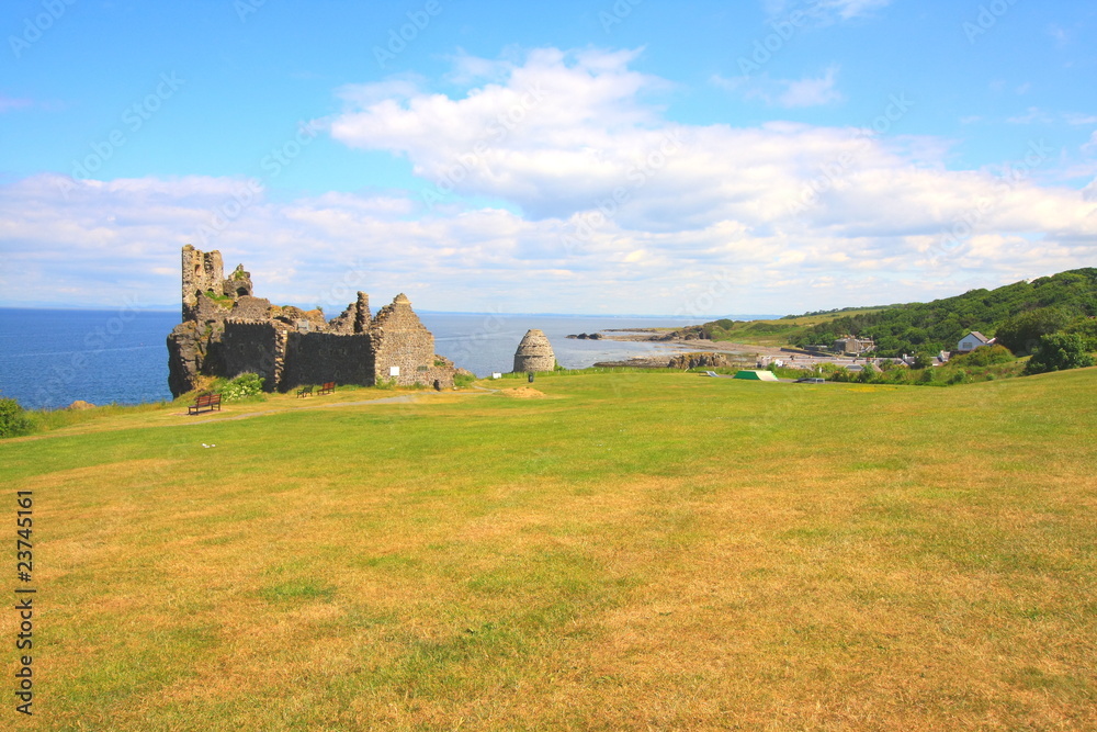 Ruins of Dunure Castle, Ayrshire, Scotland Ruins of Dunure Castle, Ayrshire, Scotland