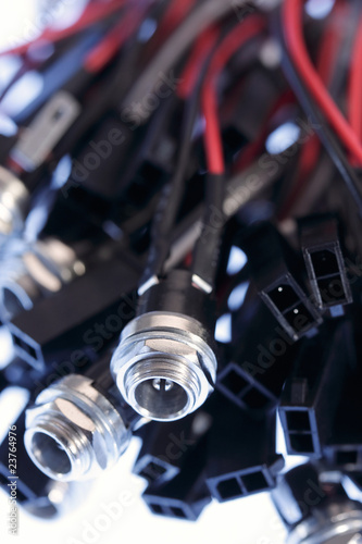 Elektronische Stecker mit Kabel, geringe Tiefenschärfe © fotofreaks