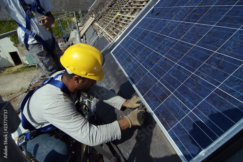 poseur de panneaux photovoltaique