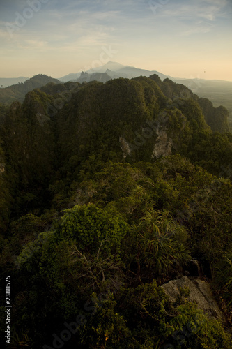 gebirgslandschaft bei krabi  thailand