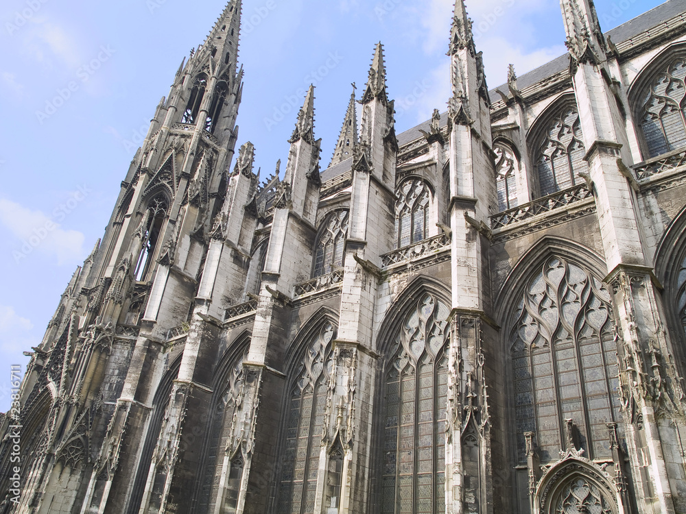 Rouen, ciudad normanda donde se quemó a J. de Arco, Francia.