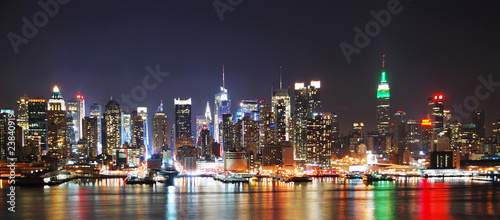 NEW YORK CITY NIGHT SKYLINE PANORAMA © rabbit75_fot