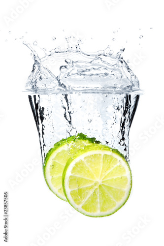 Fruchtige Erfrischung mit Limonen