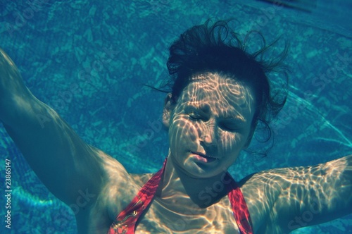woman relax underwater © muro