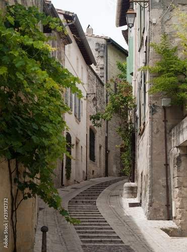 Escalier dans la ruelle dans la vieille ville historique #23912732