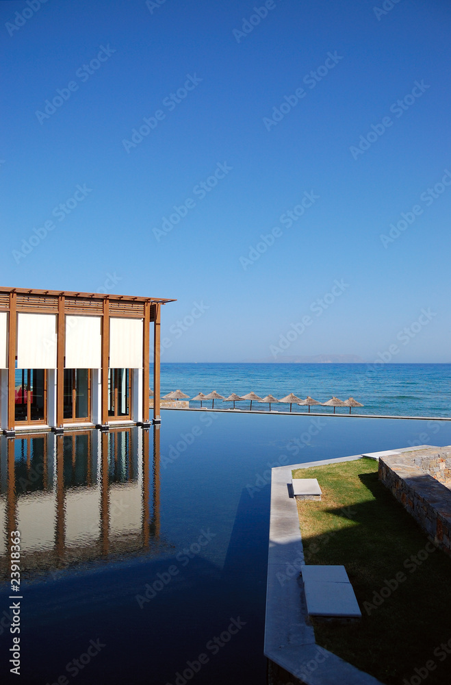 Fototapeta Restauracja, basen i plaża nowoczesnego luksusowego hotelu, Cret