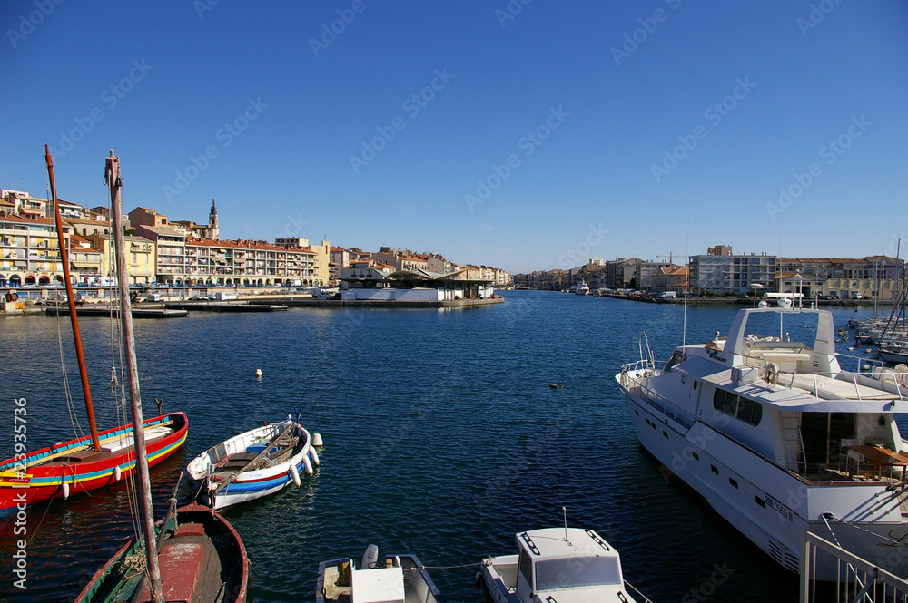 Ancien port de Sète dans l'Hérault, en Occitanie, France
