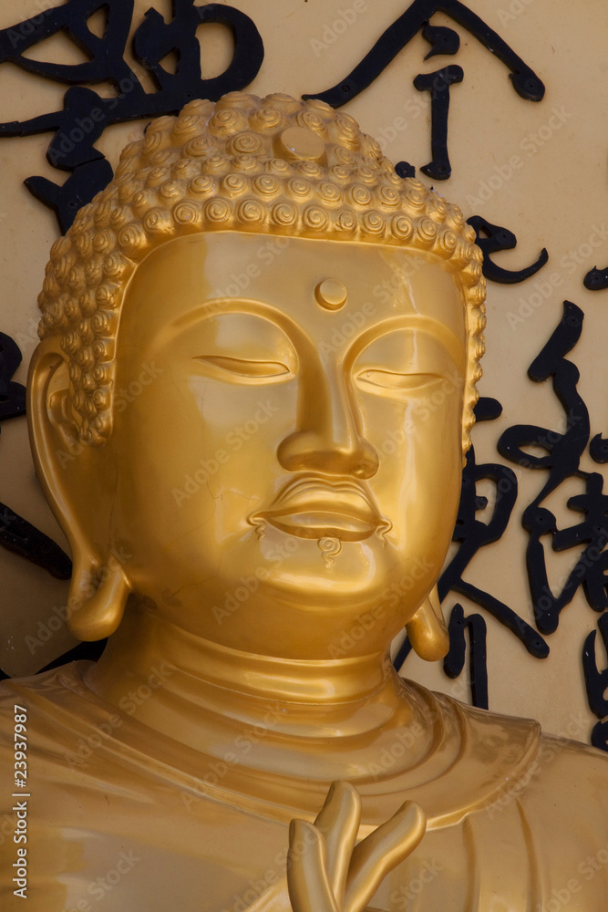 Golden buddha image