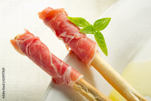 Bilde på lerret breadstick with ham - grissini e prosciutto