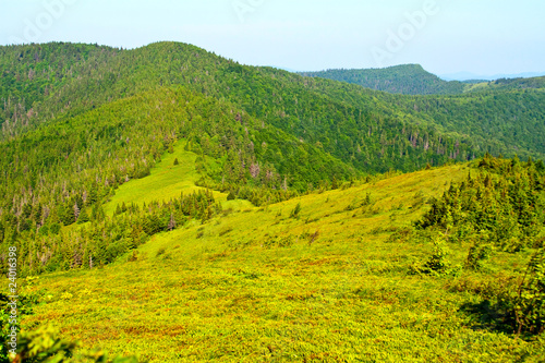 Green mountain view © Mazur Travel