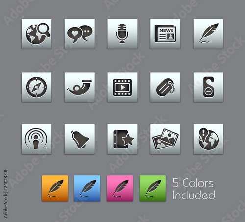 Social Media / It includes 5 colors in different layers