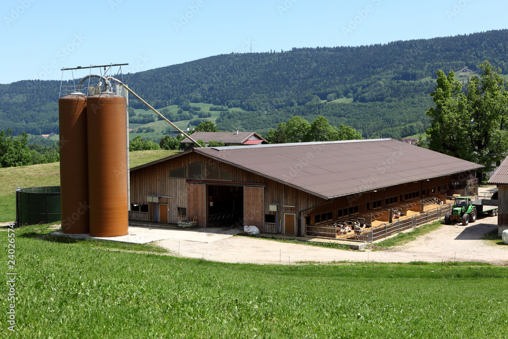 Naklejka premium Ferme agricole en Franche-Comté