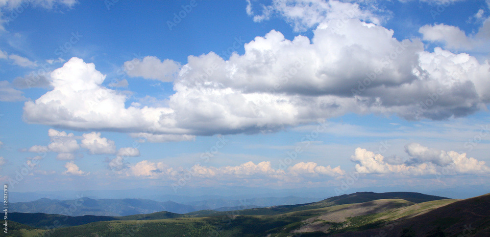 Mountain beneath blue sky