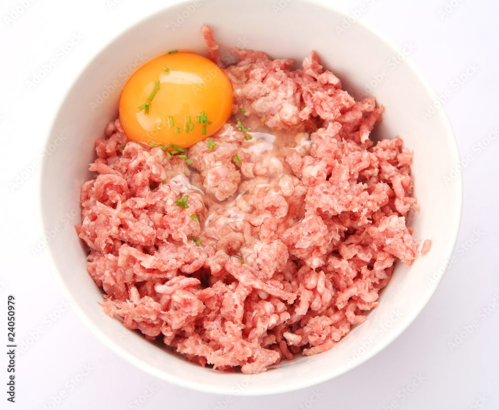 frisches Fleisch mit Ei frisches Fleisch mit Ei