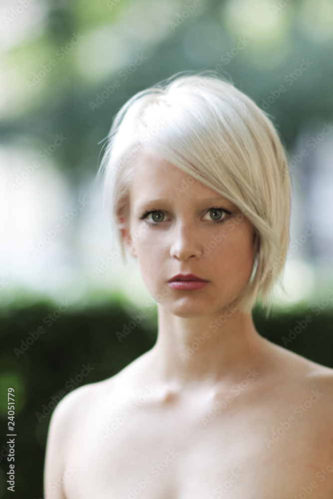 Frauenportrait in der Natur Frauenportrait in der Natur