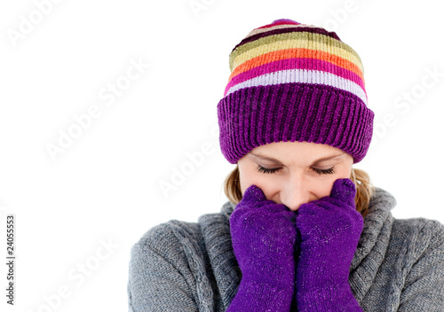 Freeze woman with gloves and a hat © WavebreakMediaMicro