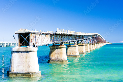 old road bridge connecting Florida Keys, Florida, USA © Richard Semik