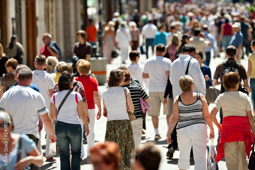 Fotografía walking pedestrians
