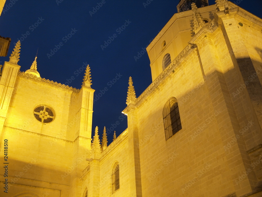 Fototapeta premium Catedral de Segovia por la noche