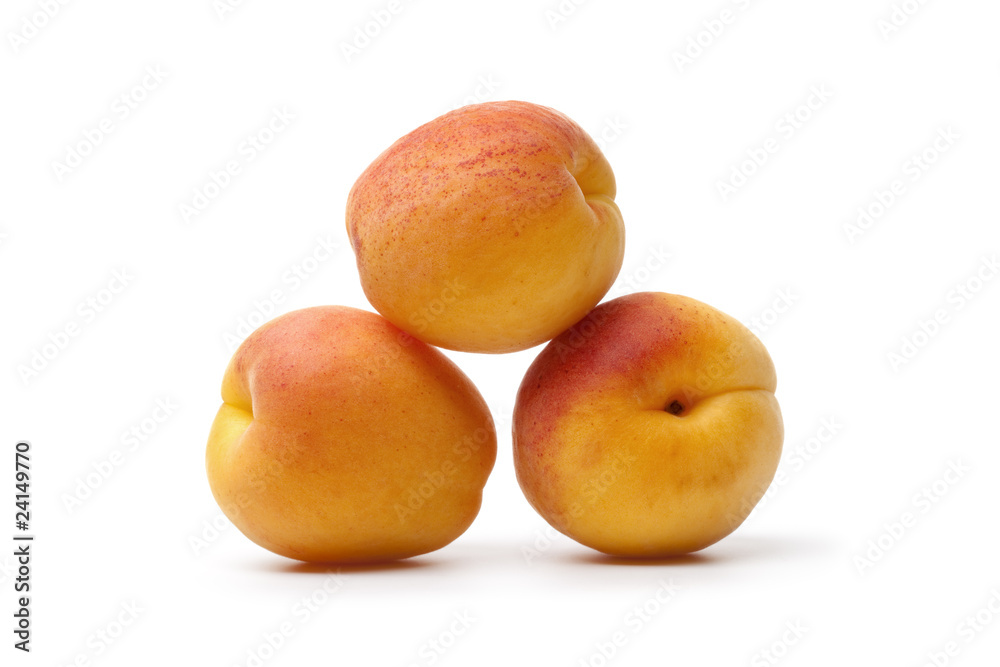 Whole organic apricots