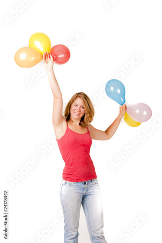 Jubelnde junge Frau mit Luftballons © M. Siegmund