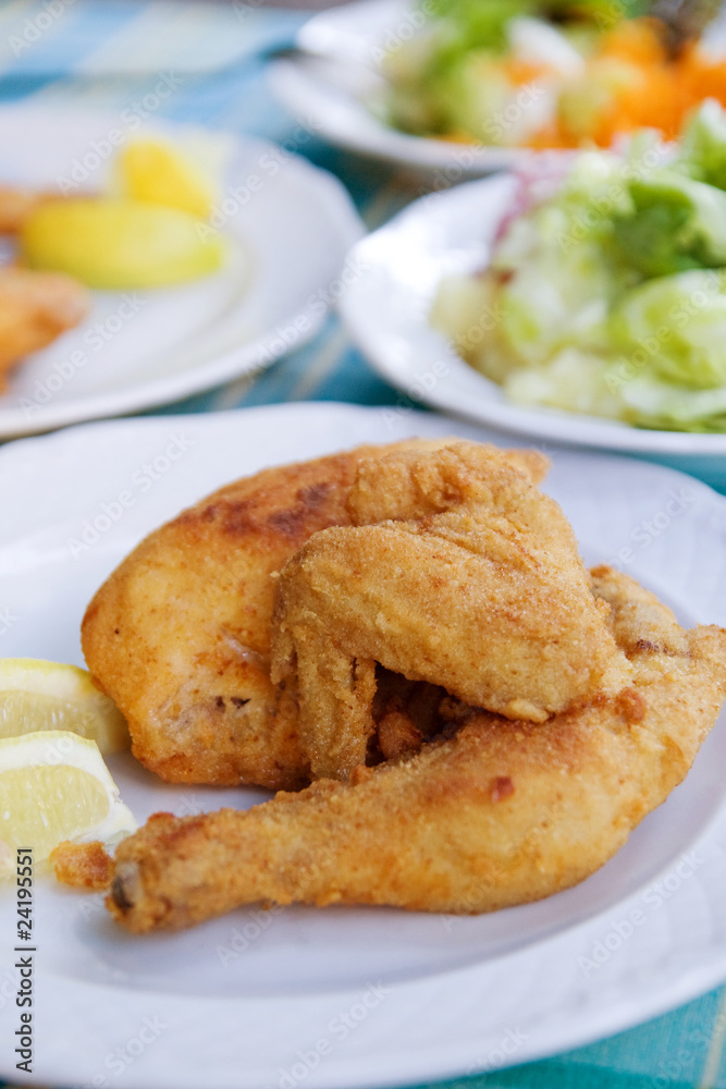 Backhendl mit Salat