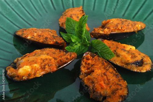 6 moules farcies cuites au four