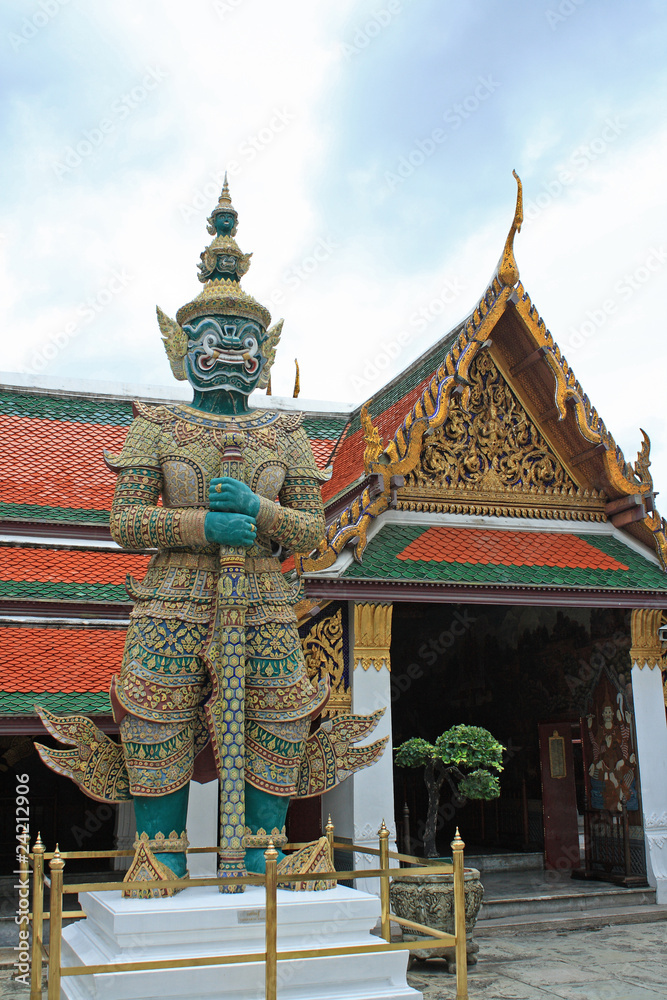 Fototapeta premium Giant Statue