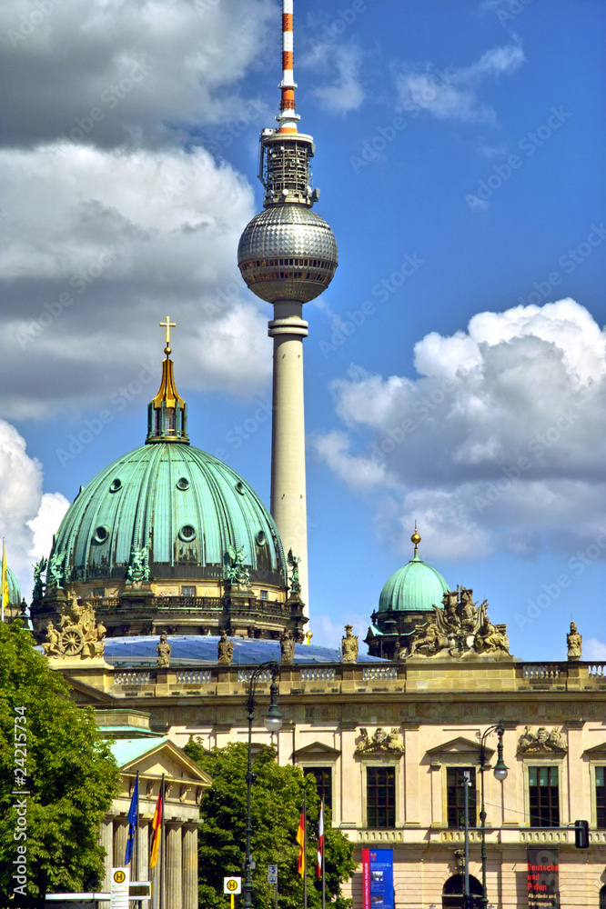 Fototapeta premium Berlin City - Blick v. Unter d. Linden