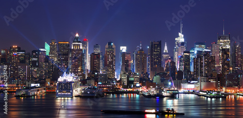 New York City Manhattan skyline © rabbit75_fot