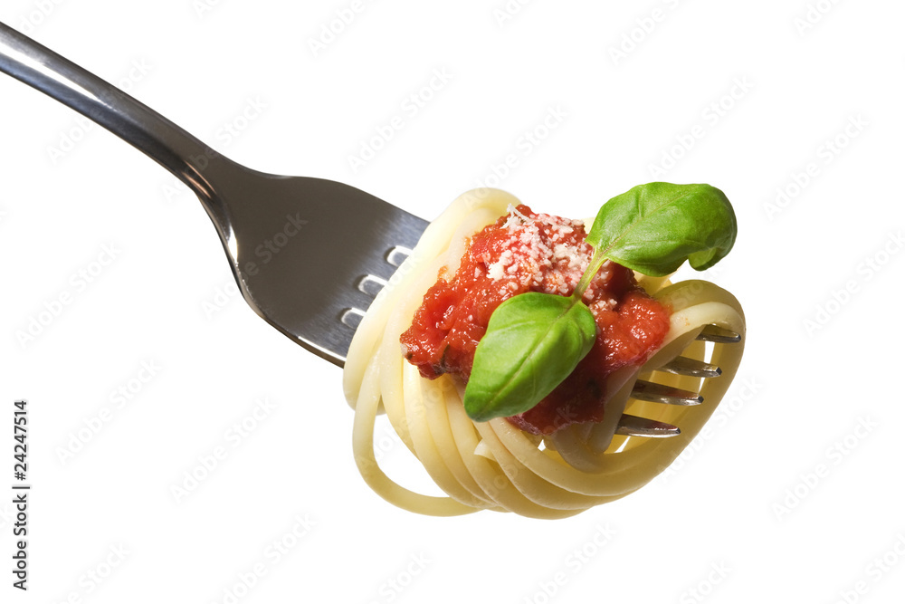 Spaghetti auf der Gabel mit Soße und Parmesan Stock Photo | Adobe Stock