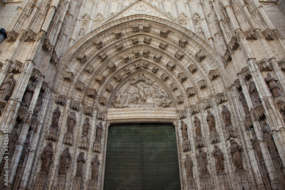 Puerta catedral de Sevilla