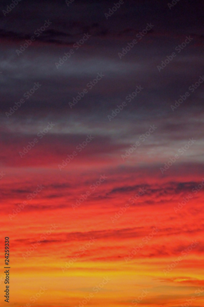 Fototapeta premium Sonnenuntergang nach Gewitter