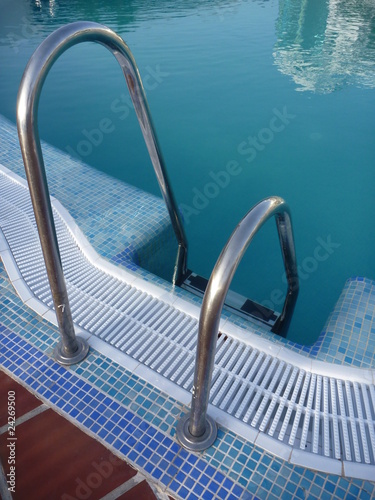 echelle de piscine photo