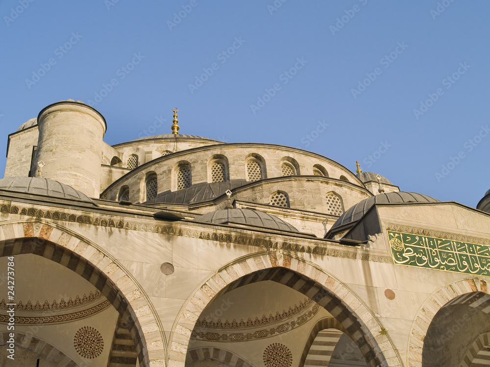 Vista de la Mezquita Azul, la joya de Estambul, Turquía