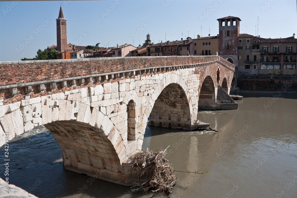 Ponte pietra Verona
