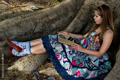 Alice in roots of a tree