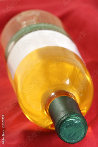 eine Flasche Weisswein