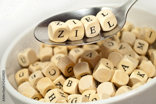 Buchstabensuppe mit Ziel photo