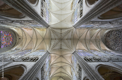 Photography france; amiens; cathédrâle : intérieur; plafond