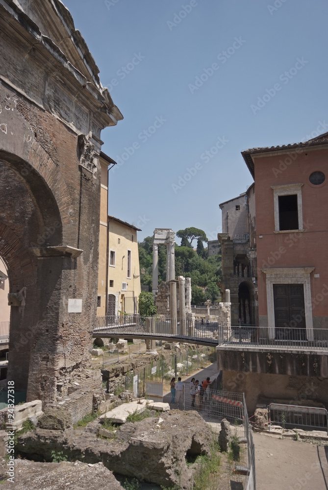 Roma, il Portico d'Ottavia (part.) e il Foro Piscario