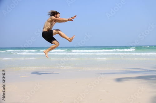 Sprung am Strand