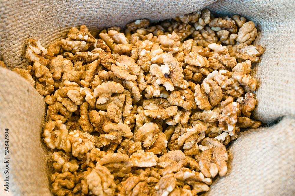 Obraz premium Walnüsse,Walnusskerne, geschält