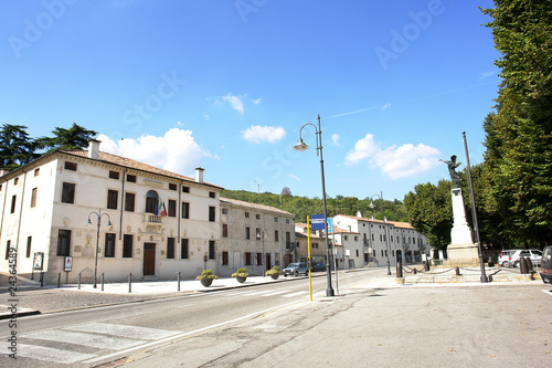 orgiano, piazza, municipio, provincia di vicenza © Lobra