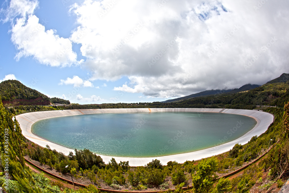 Fototapeta premium Réservoir circulaire